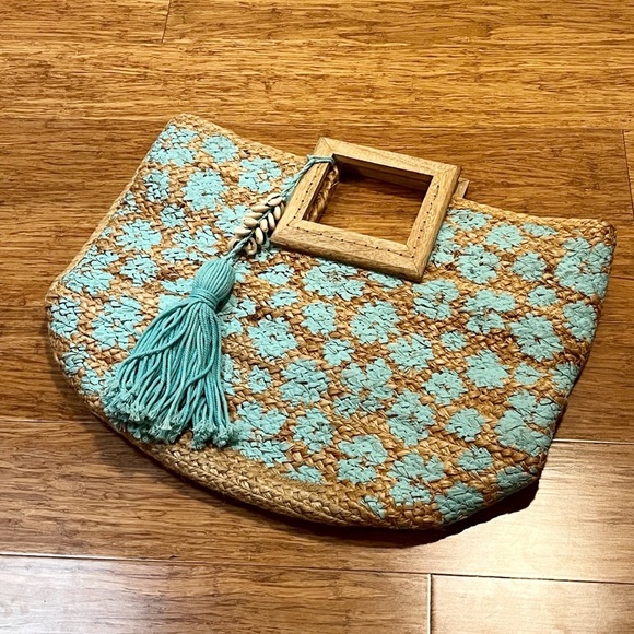 Twigs & Arrow Handmade Jute Hand Painted Oversized Boho Tote Bag w/ Wood Handle - Picture 3 of 10